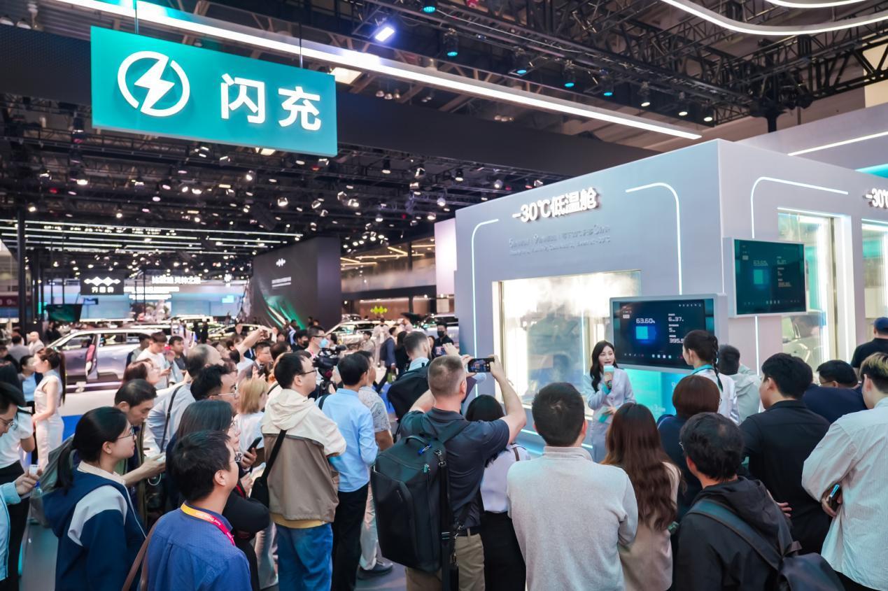 最近的北京车展上面，比亚迪直接包了E3馆，排面属实拉满。王朝、海洋、方程豹、腾势