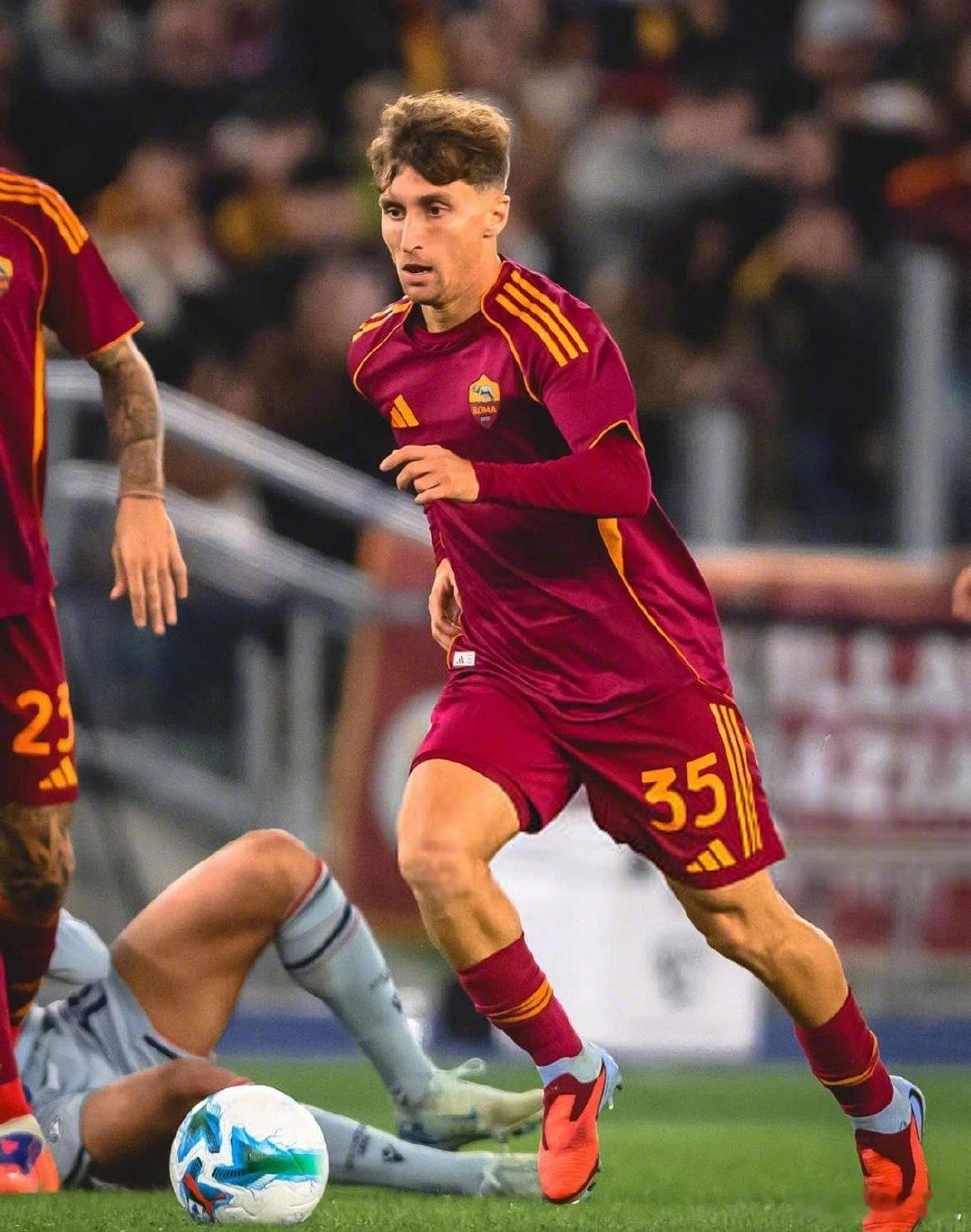 【德罗西的旧将】转会专家尼科洛-希拉：热那亚即将租借签下22岁的罗马中场巴尔丹齐