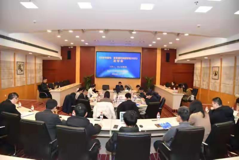 复旦国际战略报告说2026年俄乌停火是大概率事件，但这中间至少有三道坎。首当其冲