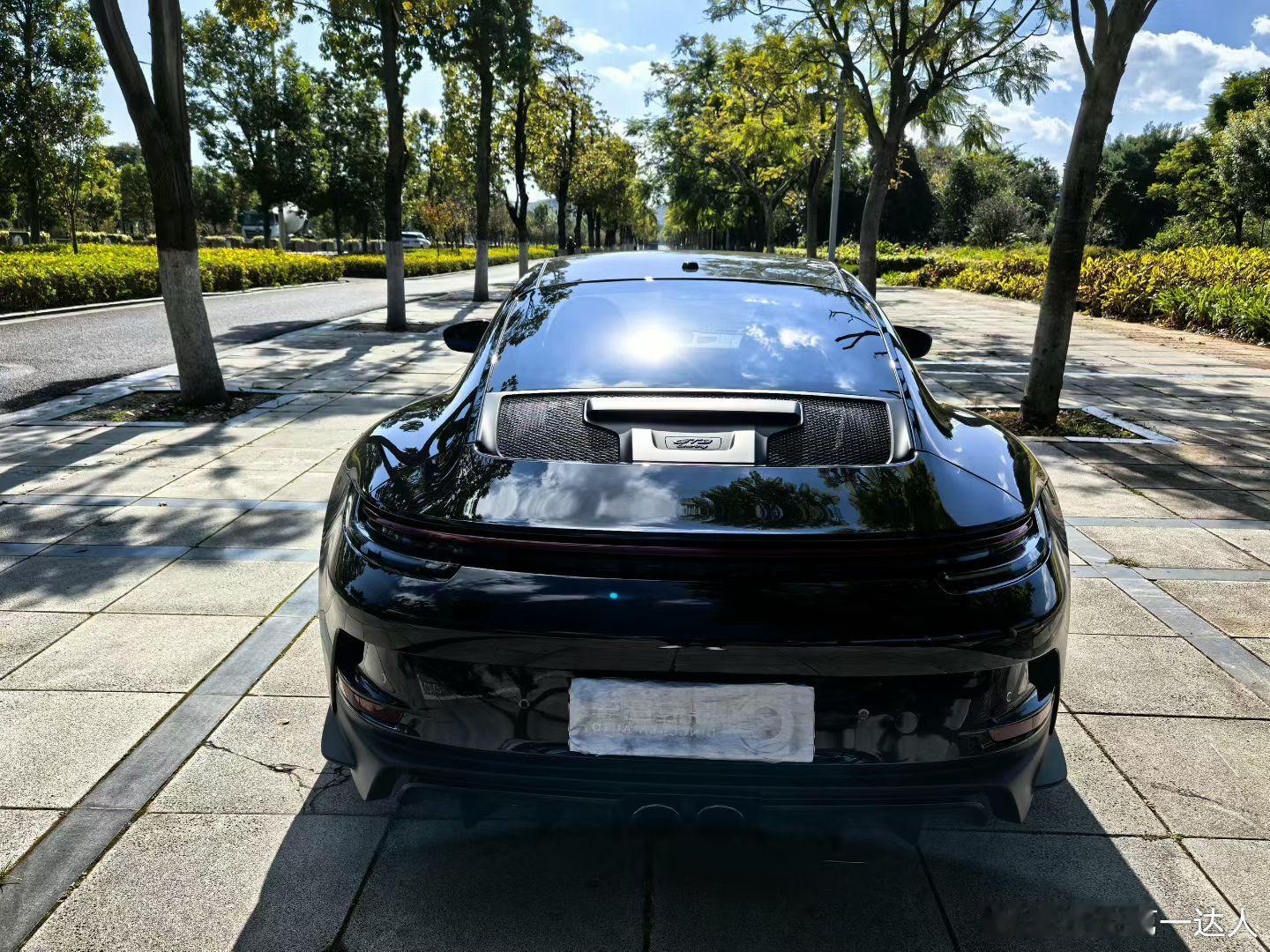 保时捷911 GT3 touring 旅行版，美规。手动，高定版配置碳顶，碳陶，