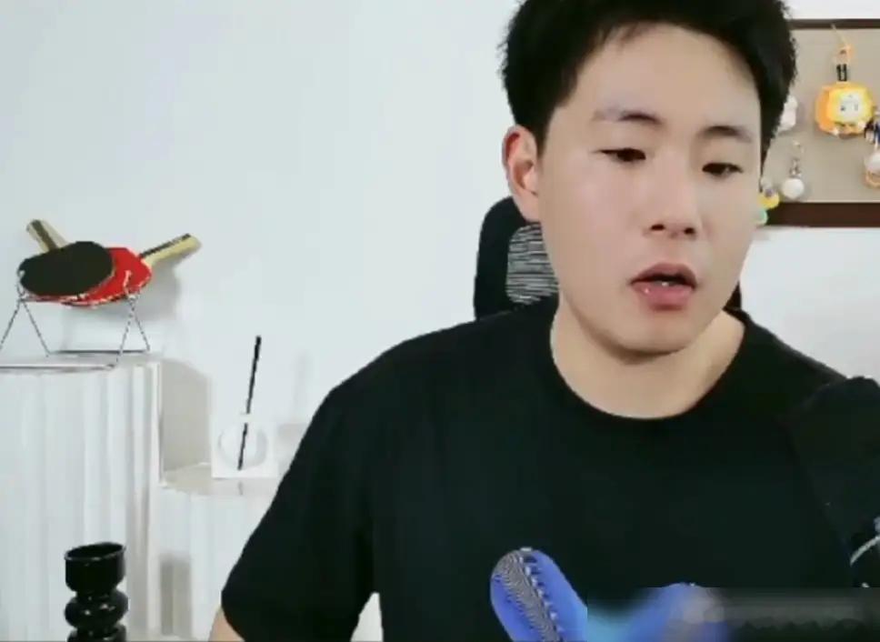 成导:  黄友政乒超为什么转会？其实很简单，黄友政在魏桥没有上场的机会，小组循环