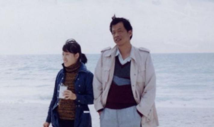 “性学家”李银河和王小波交往后，有人问她：“你和王小波交往最大的障碍是什么？”李