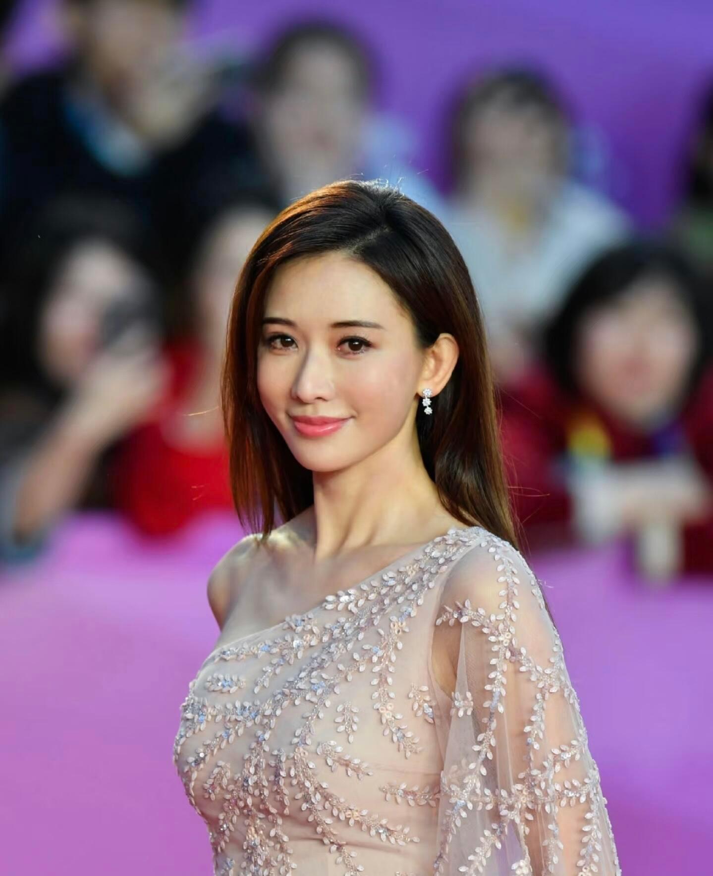 这就是林志玲身材好的原因吗林志玲跑步也这么美这就是林志玲身材好的秘诀！自律刻进D