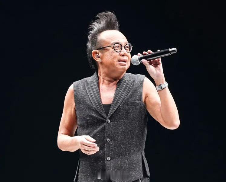 往城市边缘开，一直开黄大炜去世