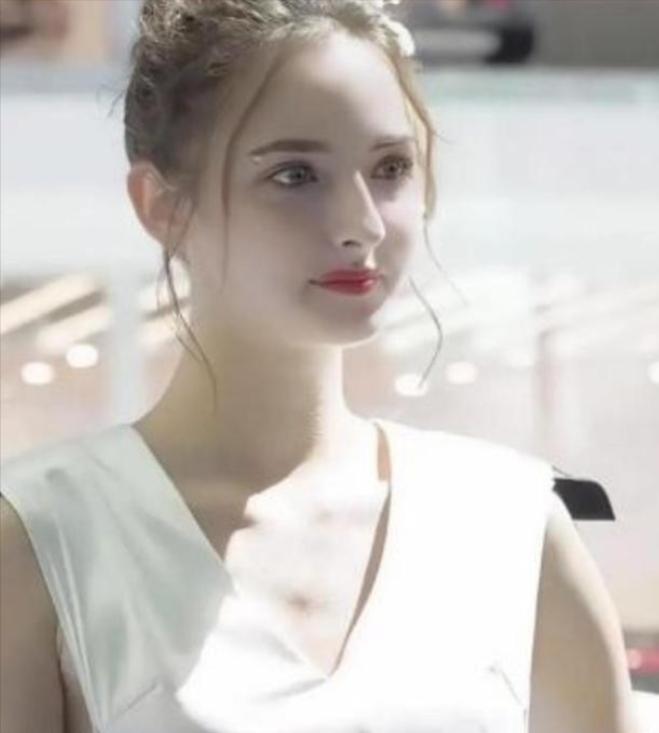 乌克兰还有一个大问题很多人都没注意到，那就是乌克兰的女人将来该怎么办？战争打响三