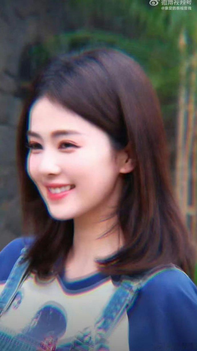 王鹤棣白鹿好权威的两张脸无脚本自然同框太绝！棣棣吃着早饭就入镜，和白鹿一站，这两