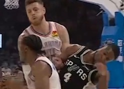 比赛一开始很精彩，两边刷刷进球看的很爽直到裁判连吹了马刺三个更牛的是，吹了科内特