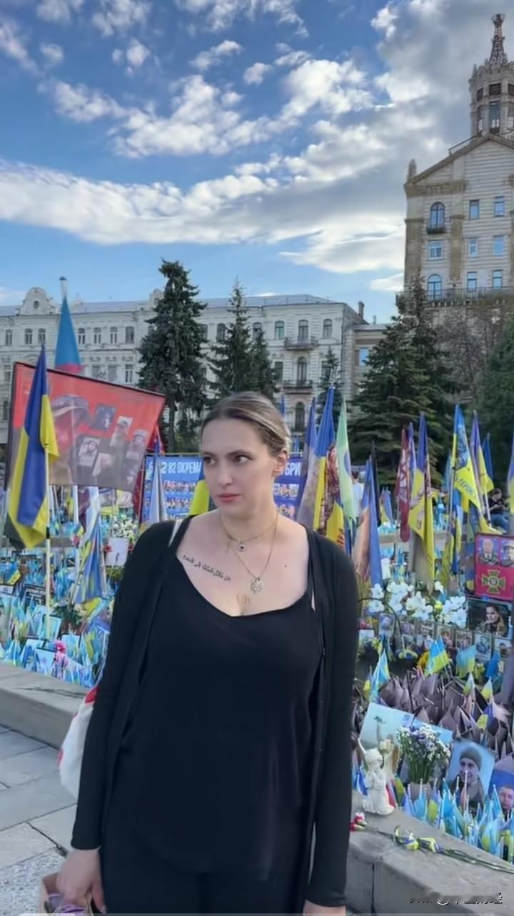 一个尊崇英雄的国家，一个敬仰英雄的民族，着实令人钦佩！
在近四年的战争里，成千上