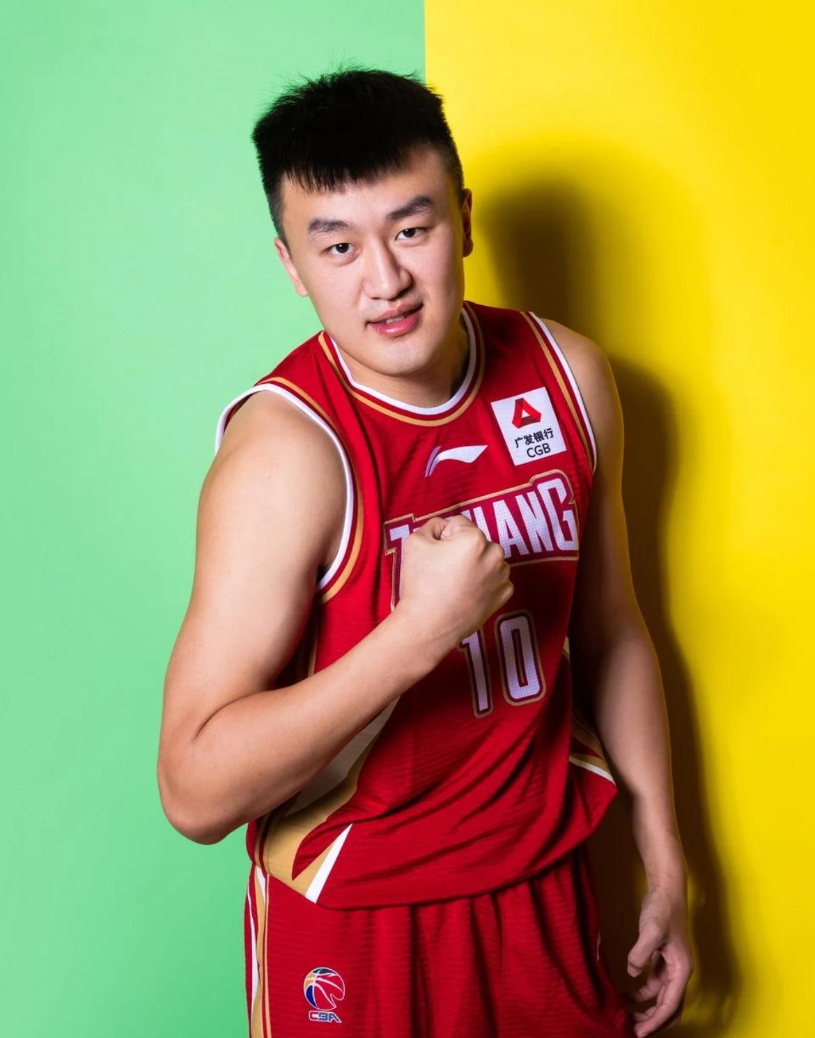 稠州炸雷！刘泽一伤停4周，顶薪合同被腰伤锁死，4年大合同咋办？

       