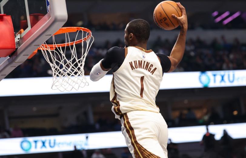 据《福布斯体育》NBA记者Evan Sidery报道，勇士前锋库明加不太可能在交