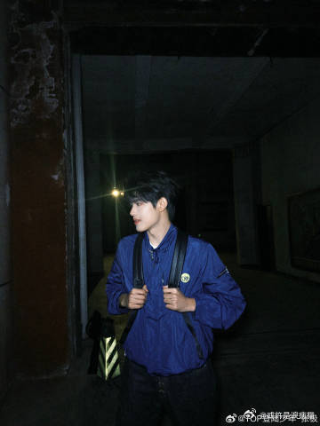 赵丽颖站姐发了张极感恩赵丽颖老师的站姐分享，让我们更加了解05后第一男歌手张极。