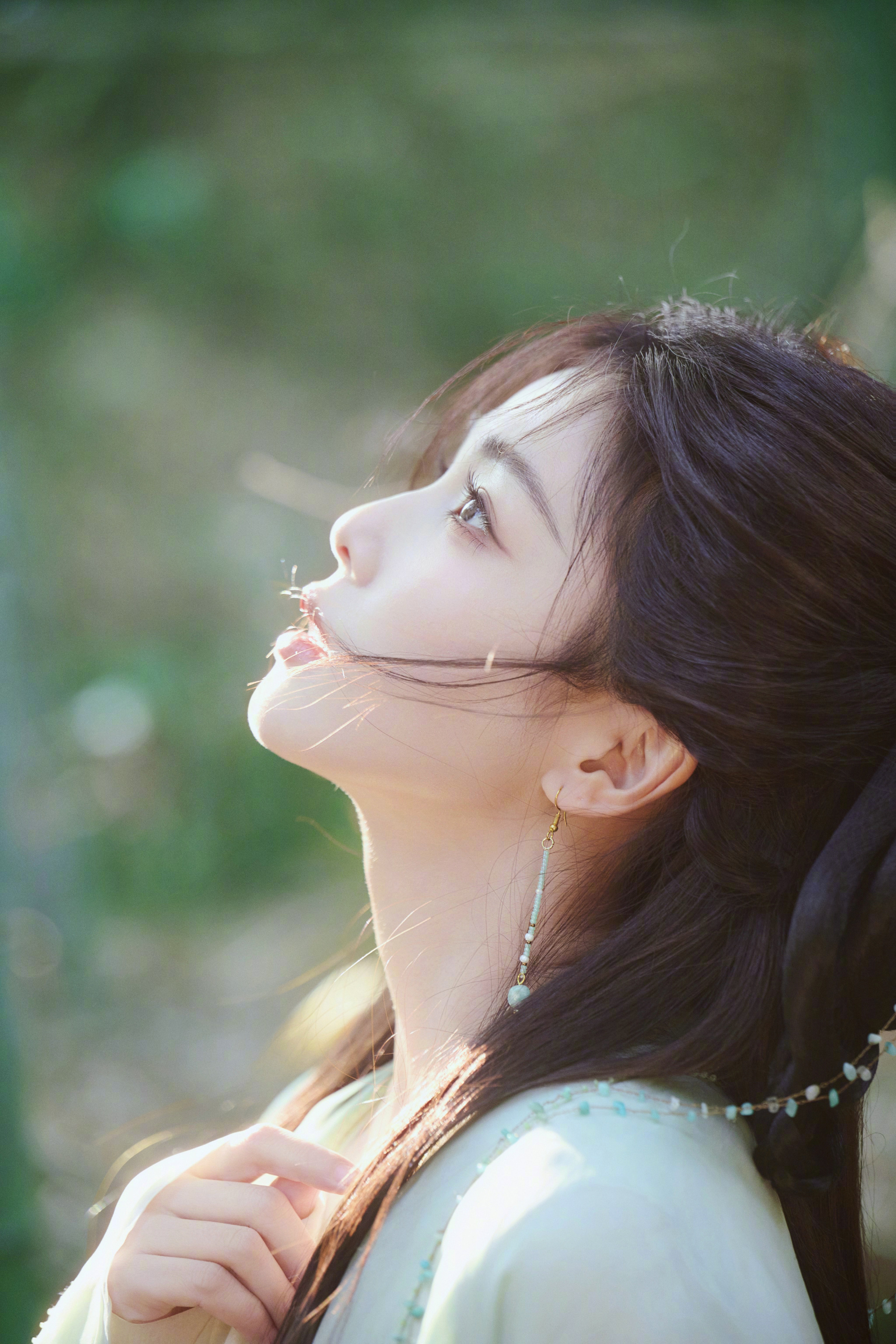 白鹿复刻临江仙李青月造型，真的很好看啊！期待今晚浙江卫视跨年晚会。白鹿复刻李青月