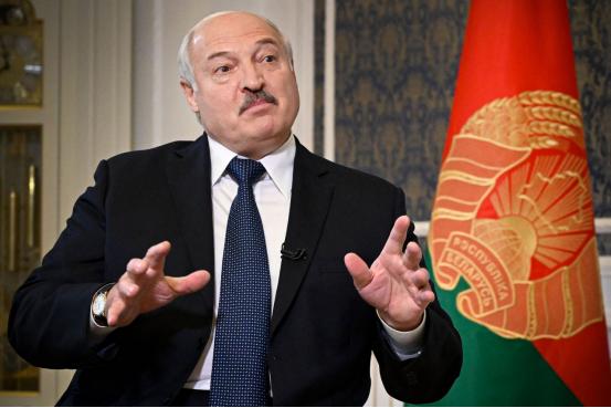 破天荒！卢卡申科头一回访朝鲜，这可不是普通的串门，两天密谈不玩虚的，国际风向真要