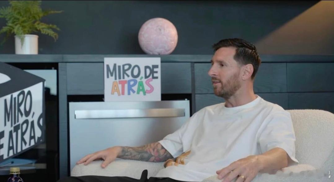 梅西：马拉多纳超越时代，西班牙曾与我接触但我只选阿根廷近日，梅西做客前阿根廷门将