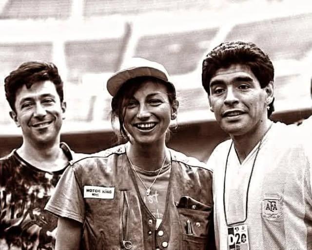 如果单纯说艺术欣赏角度，世界杯主题歌旋律最好听的是90世界杯的，意大利之夏。当然