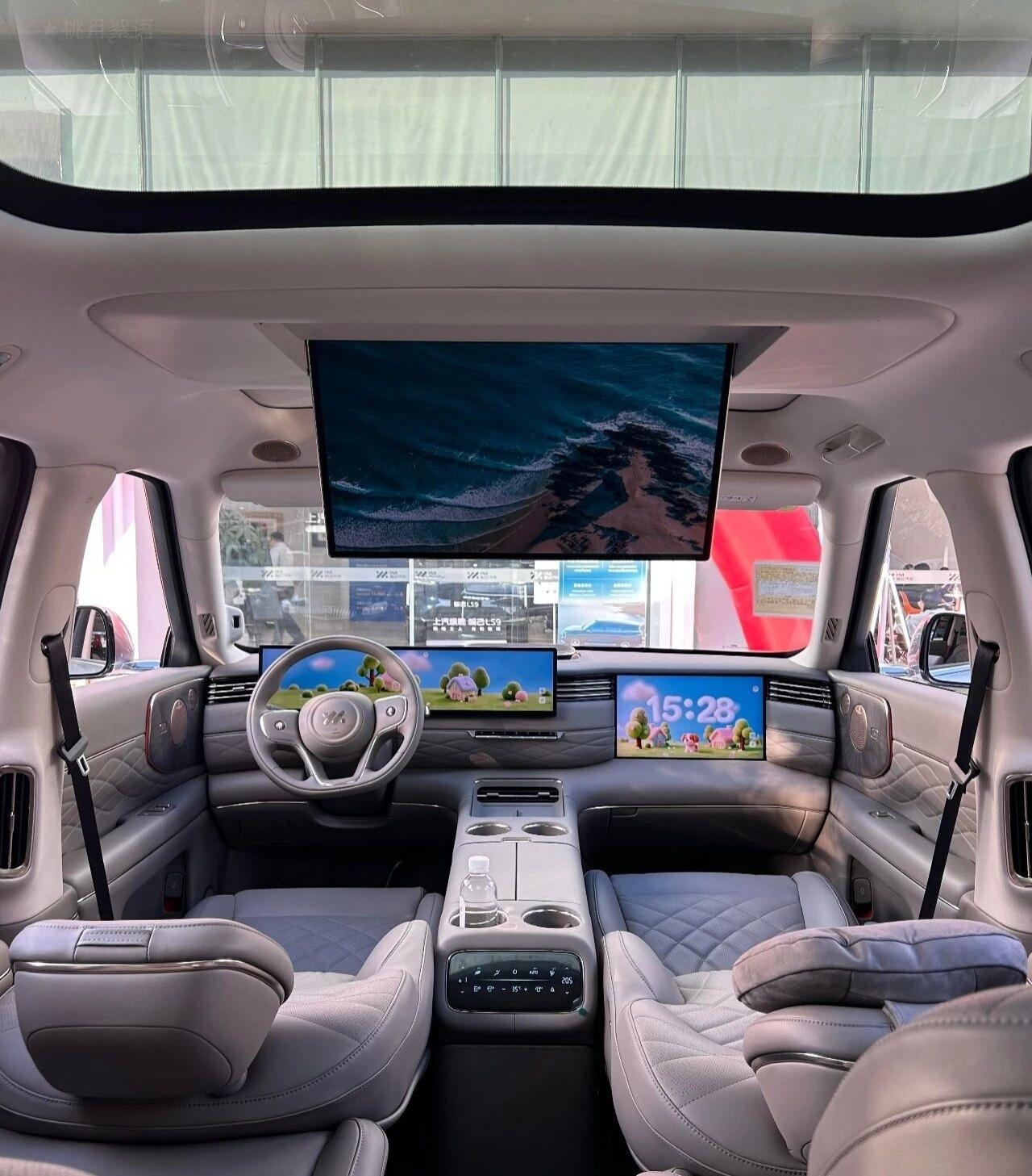 智己LS9简约却满是高级感的内饰风格？谁能拒绝智己 LS9 这种简约却满是高级感