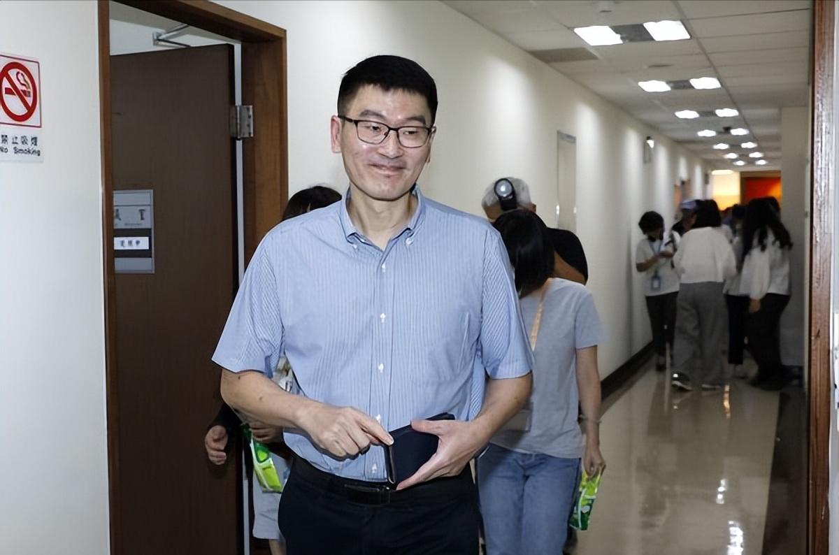 梁文杰跑去看《给阿嬷的情书》，称是“潮汕版海角七号”
台陆委会副主委、发言人梁文