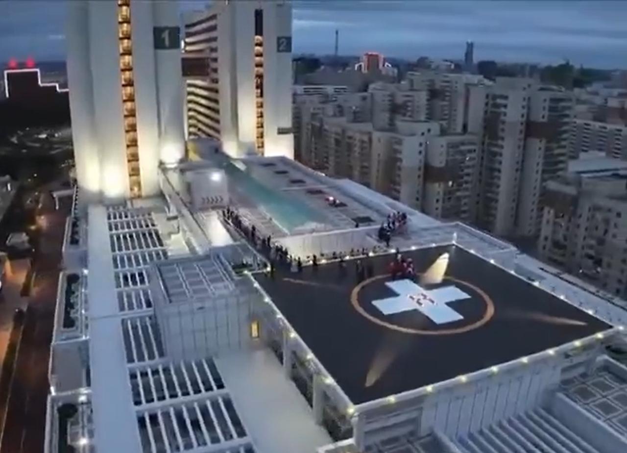 大哥在一家新的公立医院揭幕：
朝鲜江东郡医院，展示了手术室等现代化设施。朝鲜官方