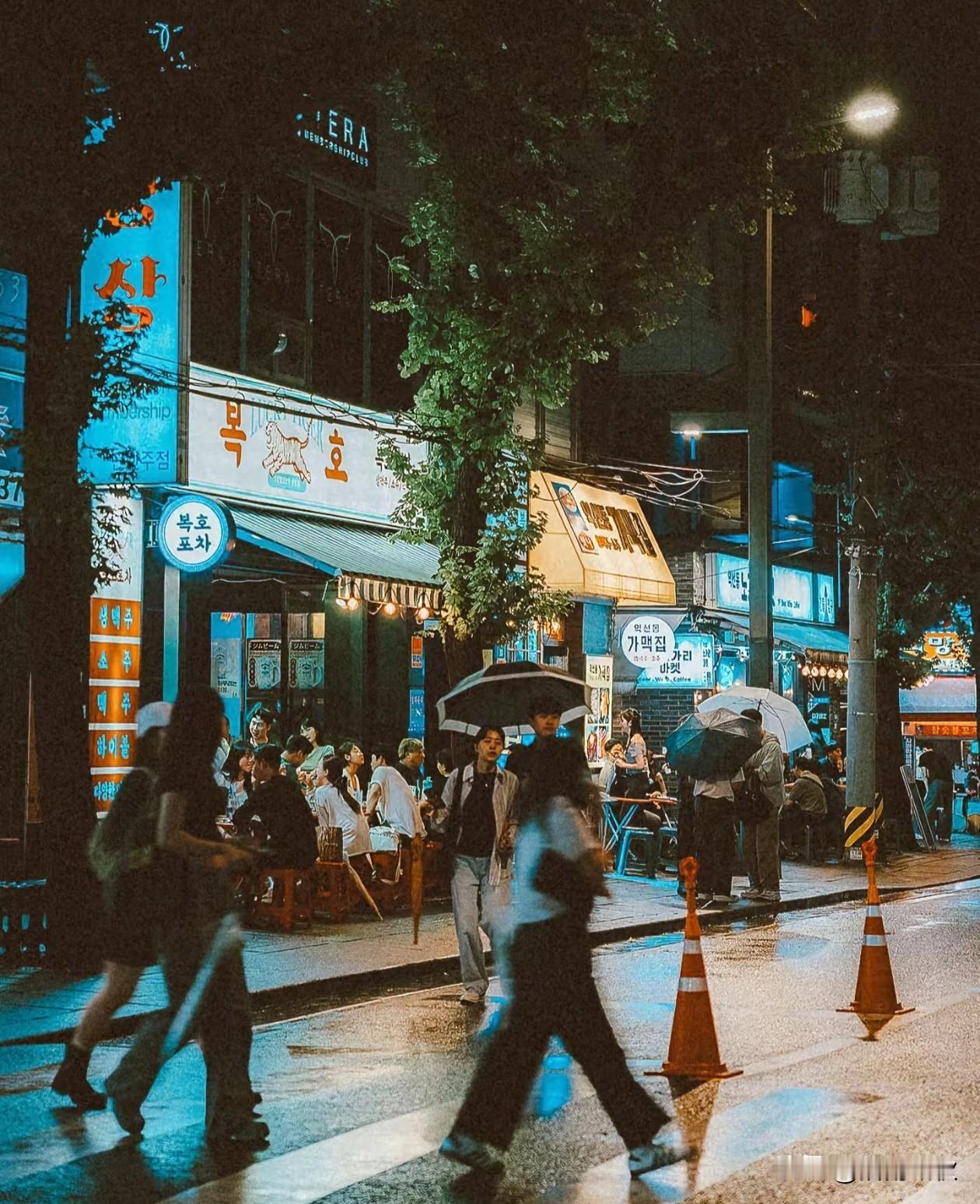 🌿𝑚𝑜𝑟𝑛𝑖𝑛𝑔🌈⛅️

我喜欢给我昂贵东西的人 
比如 时间