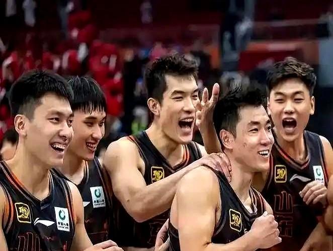 山东U22男篮89比76赢了北京队，陈家政一人砍32分直接带队进决赛。明晚19: