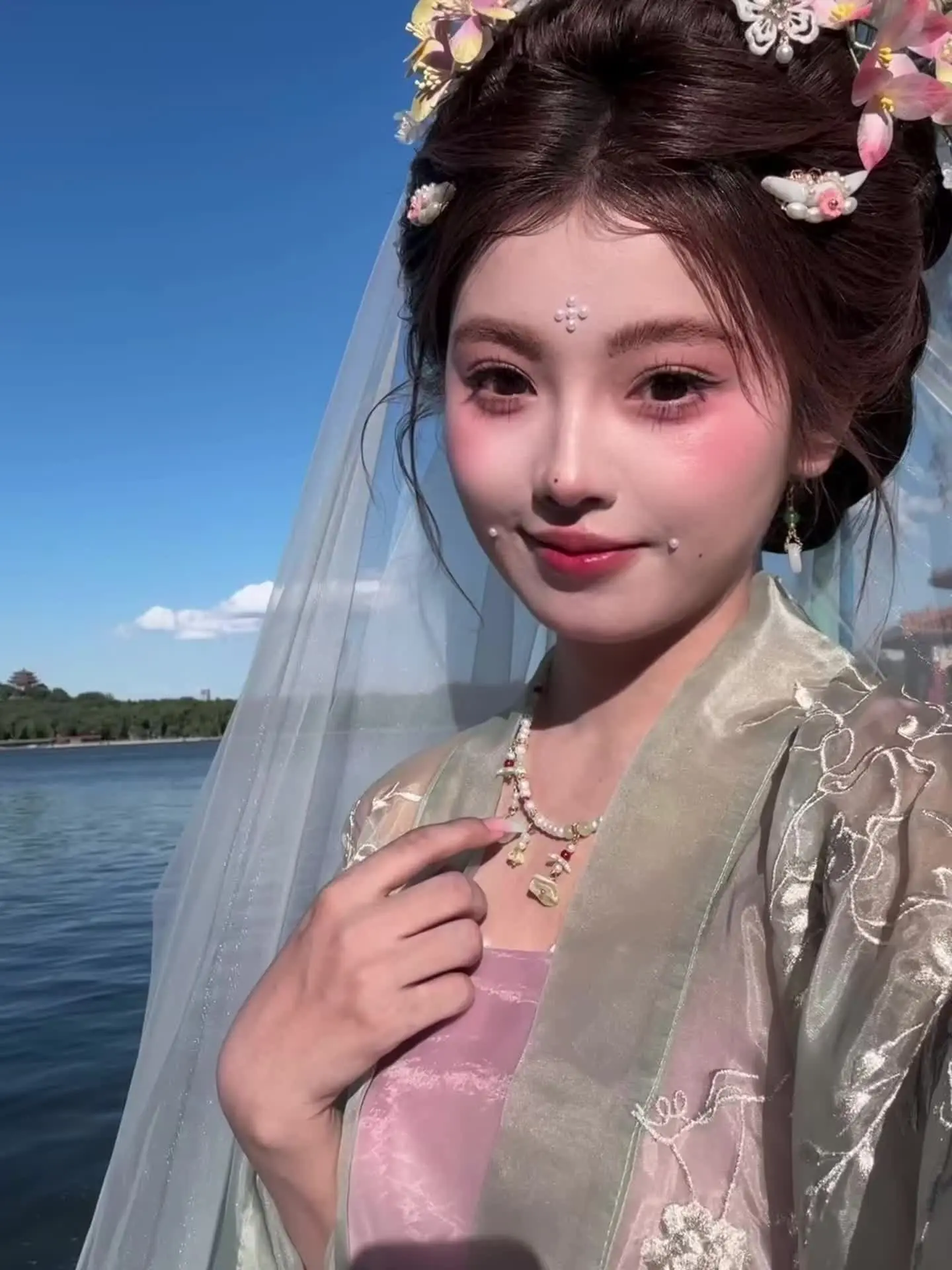 眼睛是一片安静的海