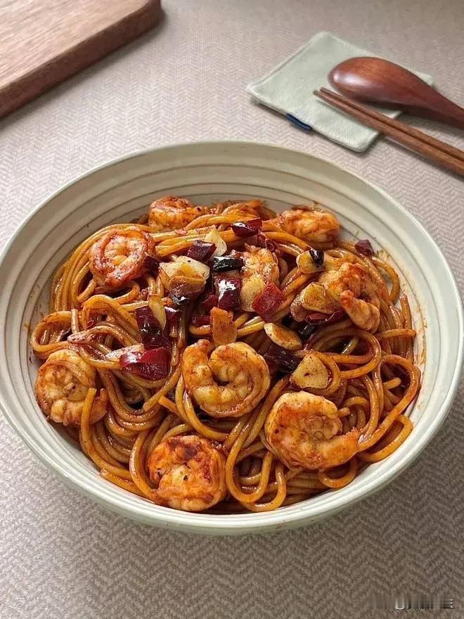 中午吃饭了
你喜欢吃哪一碗呢？