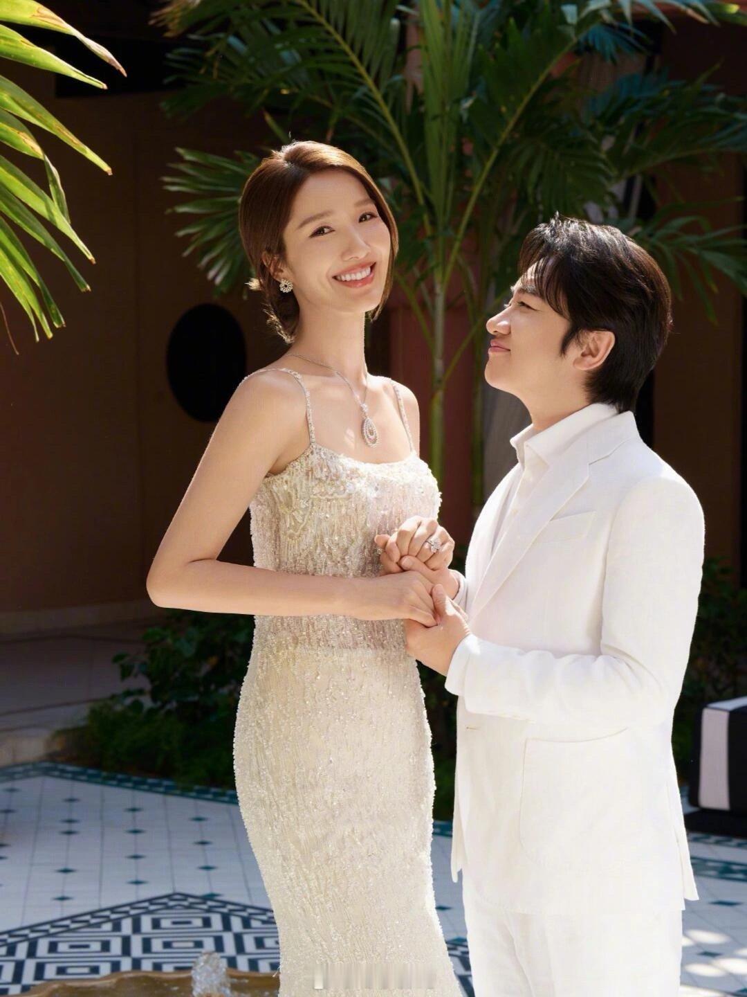 王祖蓝李亚男结婚11周年 看到王祖蓝李亚男结婚11周年的消息，第一反应就是好甜，