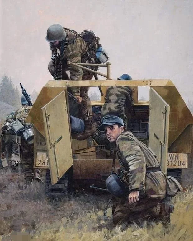 1944年12月20日，德军的一名装甲掷弹兵从Sdkfz半履带装甲车下车向巴斯通...