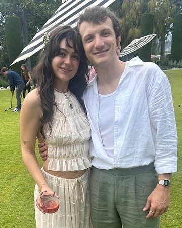 《校园之外》Mika Abdalla 和 未婚夫 Jake Short 宣布分手