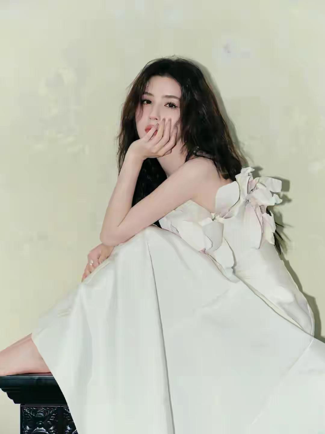 新疆演员哈妮克孜你心中的美女啥模样