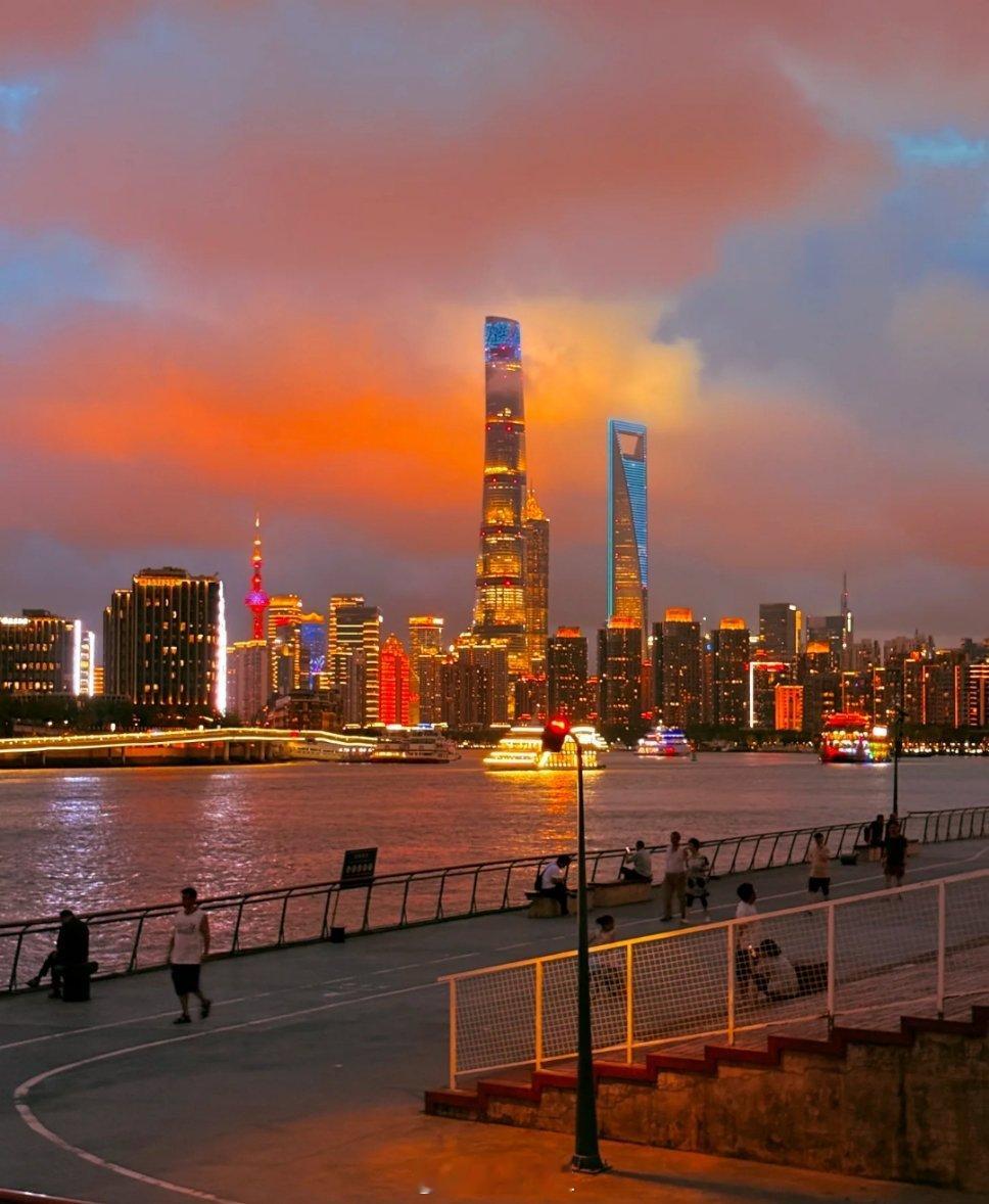有史以来最短一天我拥有非常复杂的能力结构做过很多类型工作，投资过很多行业，干过很