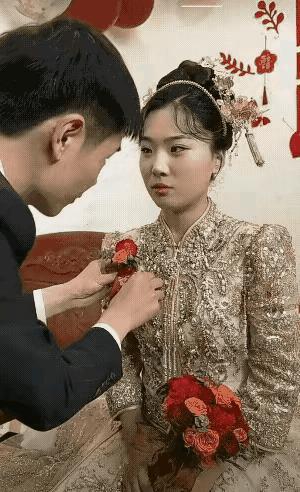 你这个笨货，你还能不能行，带个花都这么费劲，晚上我怎么办，这个婚到底还要不要结，
