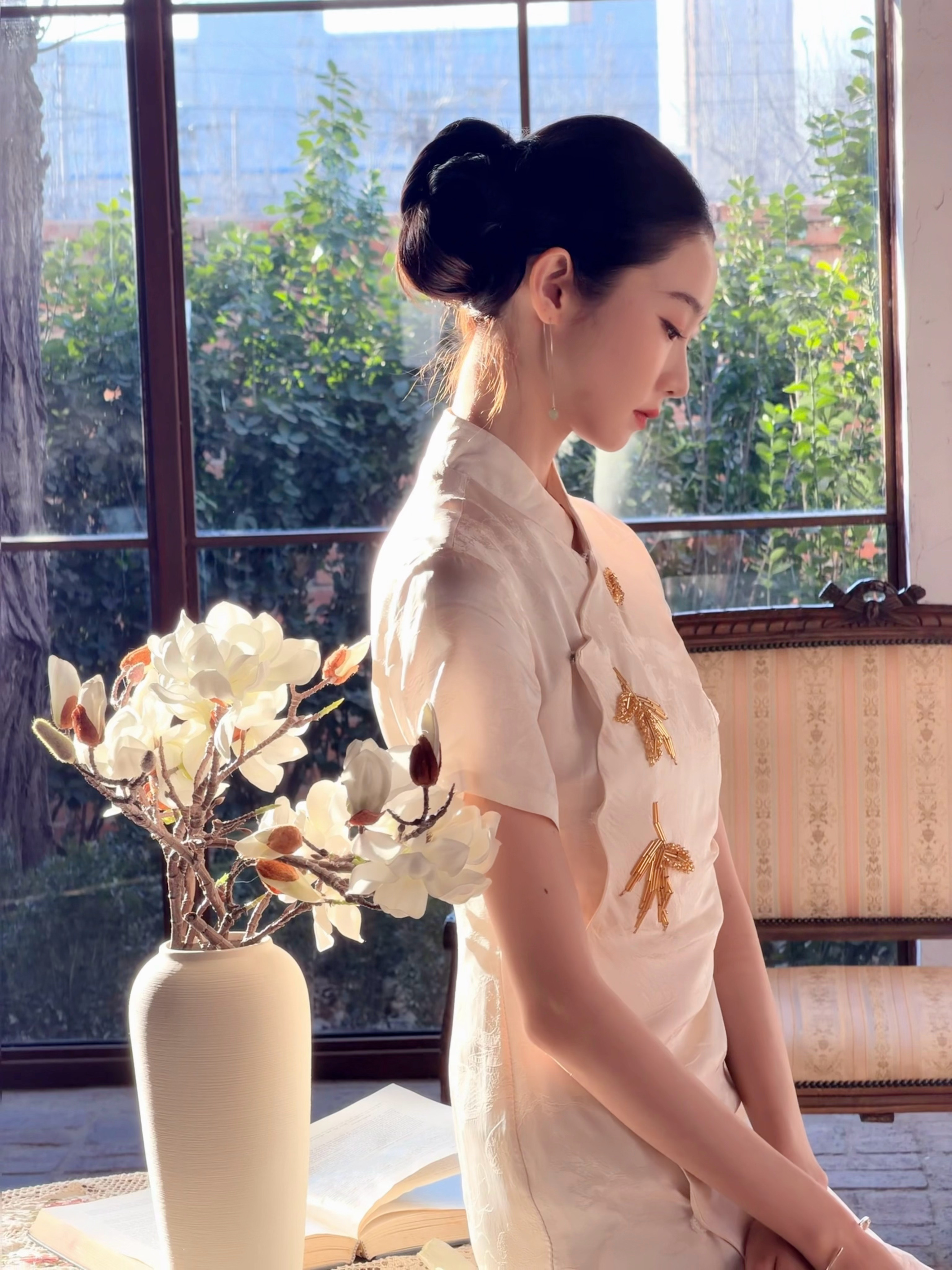 张艺凡留洋回来的大小姐张艺凡这张脸好适合民国  张艺凡你漂亮的有点过分了！这张脸