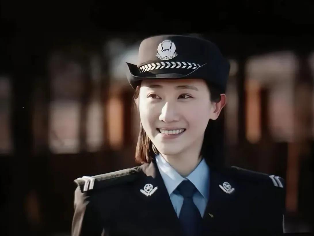 在《我是刑警》剧场里，许多剧组演员都被于和伟带火了，比如“白玲、蔡玉琴、蒋美珍”