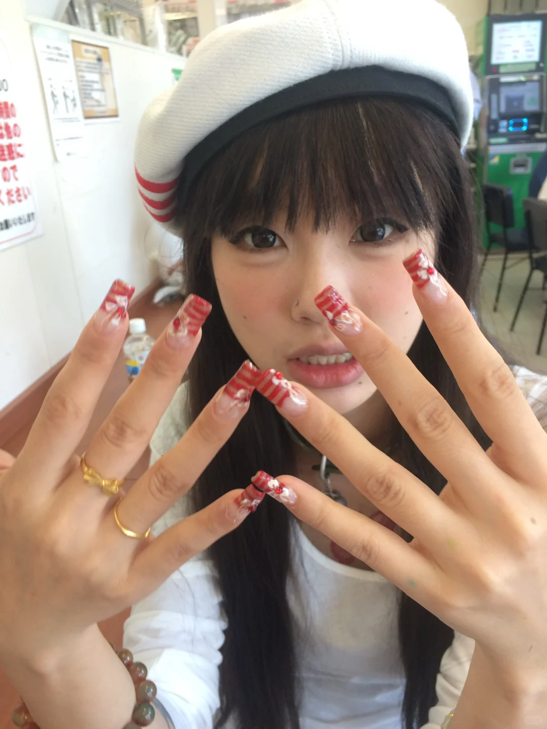 自己给自己做了新美甲之后