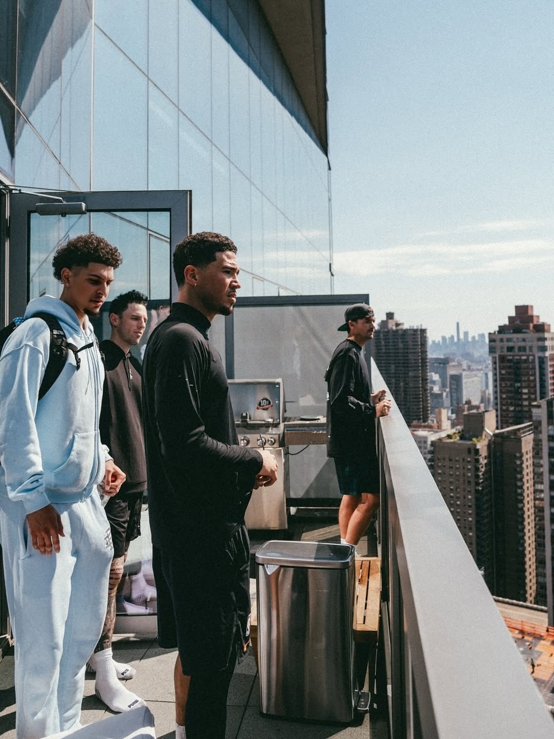 布雷亚终于跟他的偶像布克一起同框了nba中国赛2025 ​​​