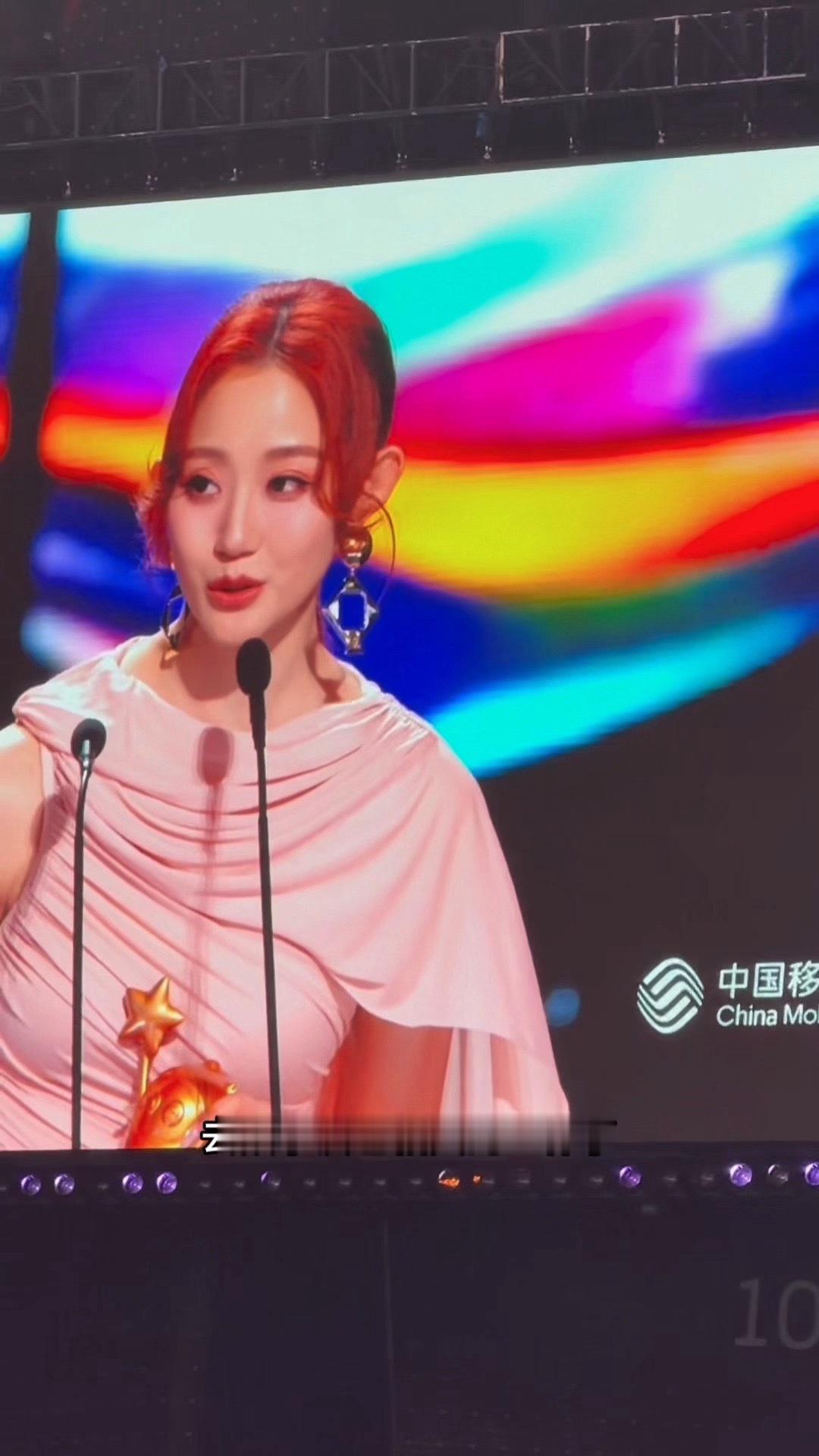 万千惠 我们节目没有剧本 太戳心！万千惠感恩《姐姐当家》给予机会，坦言曾一度放弃