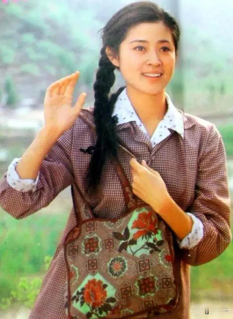 中国电影史人物之第1371位，倪萍（1959 年 2 月 16 日— ），山东省