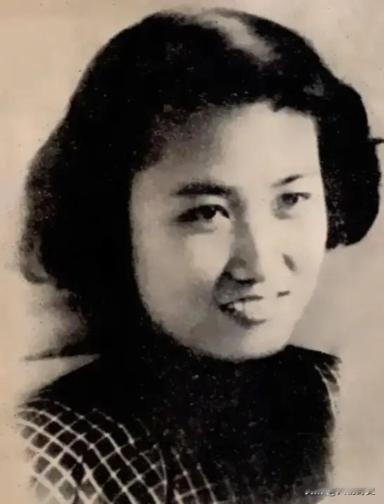 1975年4月，张志新在狱中咬破手指写下带血的绝命书，两天后她在悄无声息的夜幕下