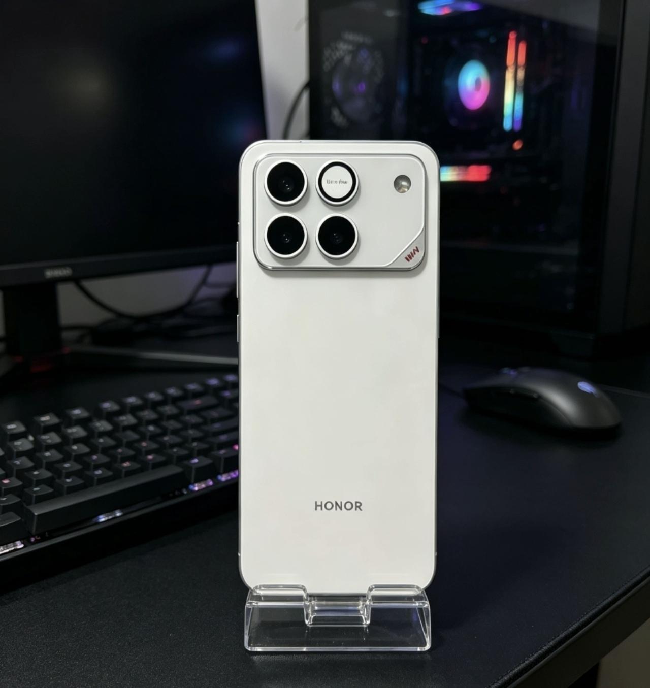 荣耀win2系估计电池容量将突破12000毫安！

荣耀win2系列预估10月发
