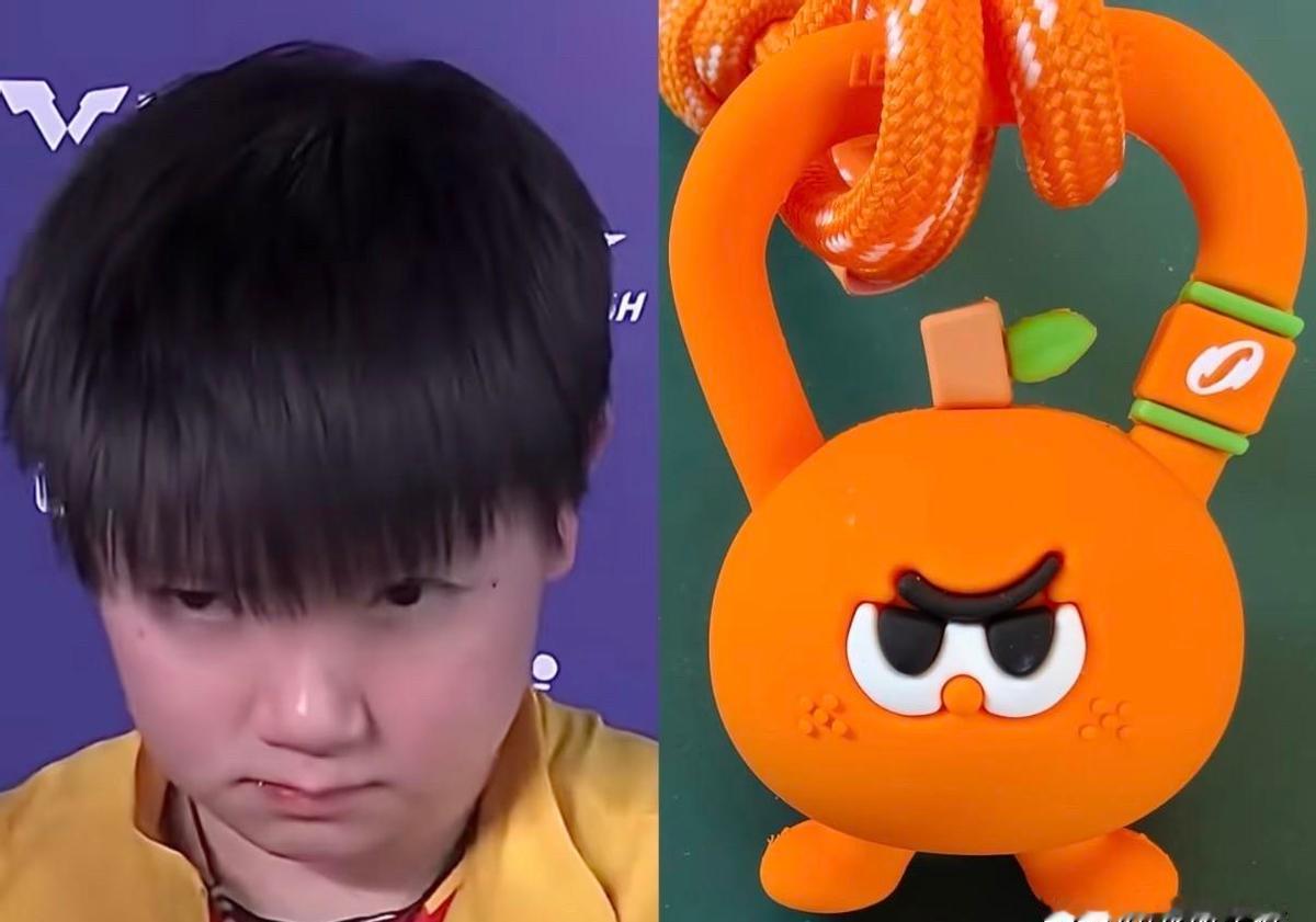 大脑袋坐C位，笑得比谁都憨。
没人喊他领导，他倒把自己当团宠。
饭局上敬酒三圈，