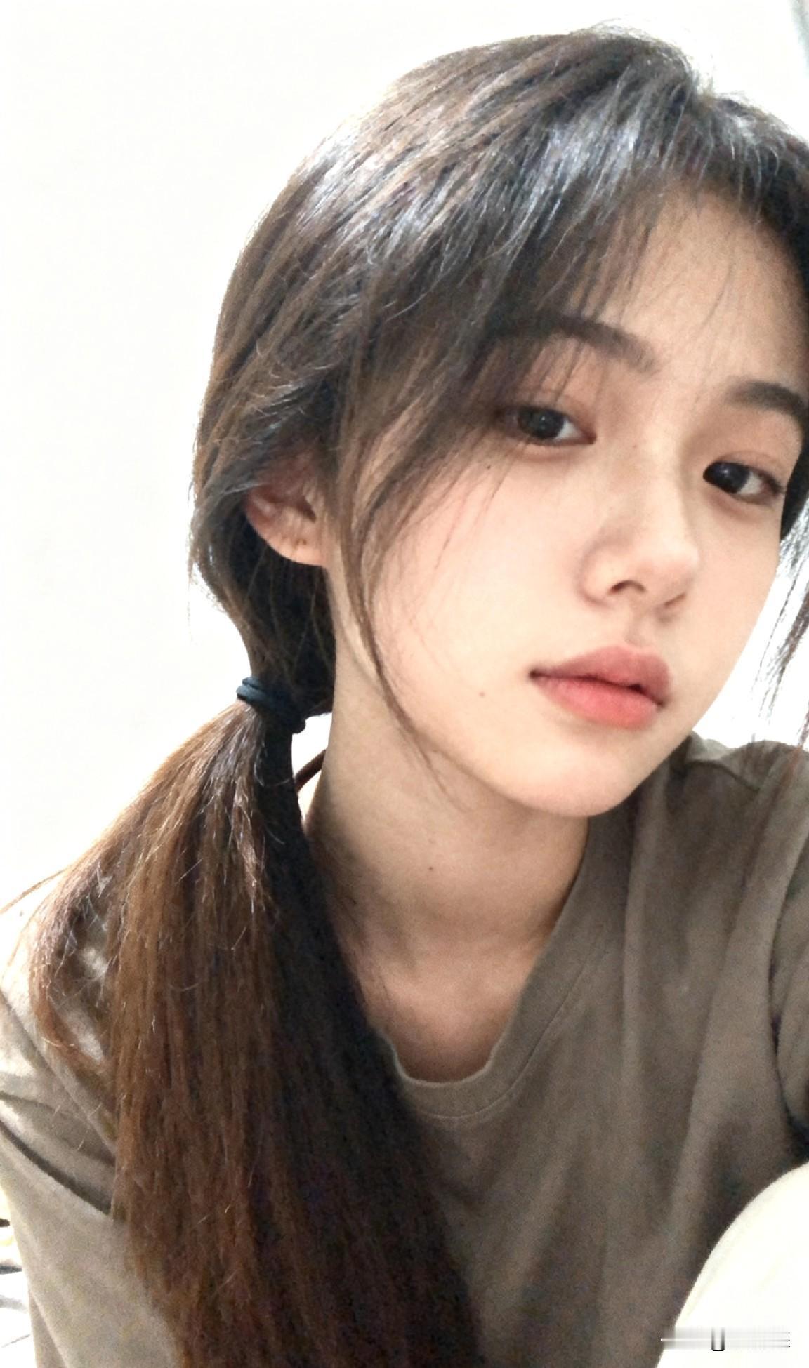 我有一个特别丢人的习惯，一直不好意思说。
每次出门前，不管有没有，都要去洗手间小