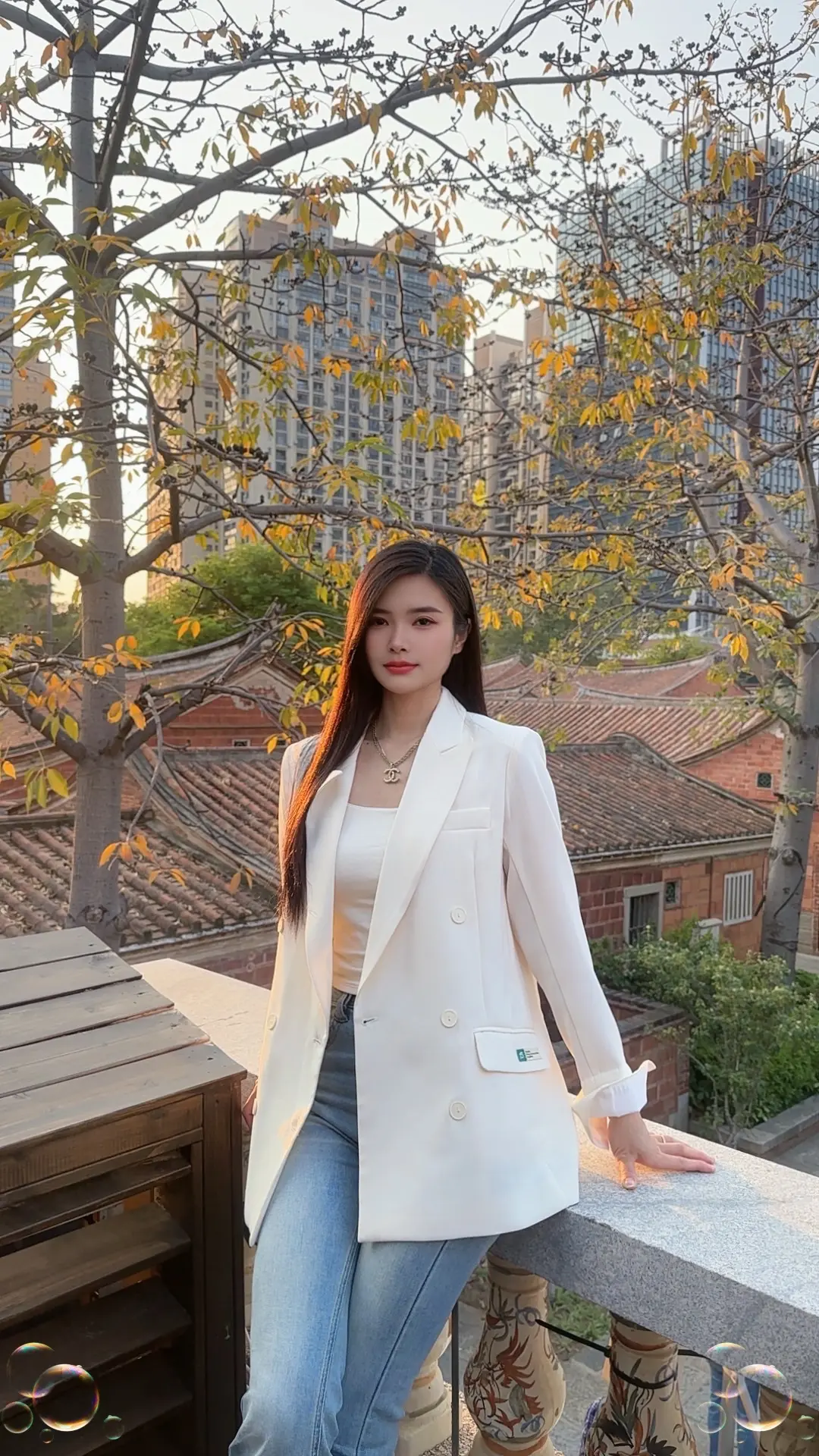 我爱钱，但并不物质。我爱人，但我觉不廉价。我真诚，但我肯定不是傻子。贪...