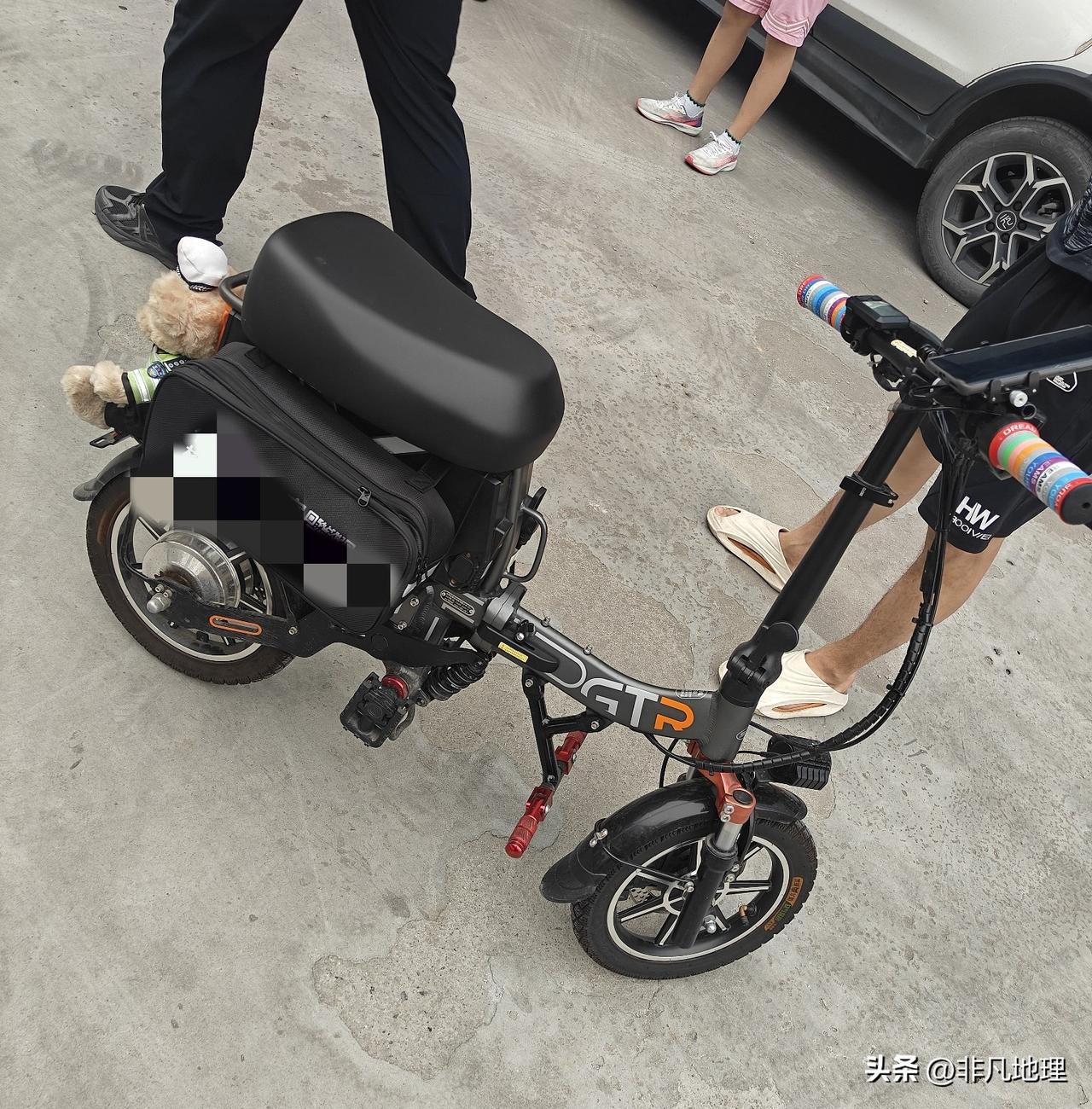 你敢相信，这样的小电车可以续航150公里，时速50公里[捂脸]

朋友偶尔干代驾