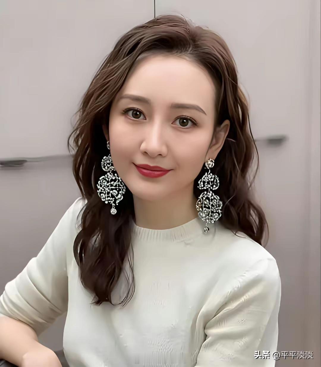 我发现，比张碧晨更厉害的女人出现了！她就是王鸥，张碧晨还说了男方是谁，王鸥是直接