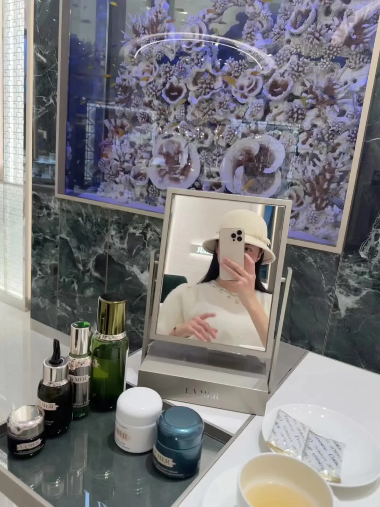 人不可以一辈子天真 除非你的天真可以帮你抵御功利 除非有人守护你这份天真