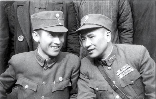 1946年夏，国民党军攻占四平，蒋介石下令停战15天。此时东北战局正处转折点，国