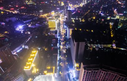 这所学校在哪儿？内蒙古包头市。包头是“草原钢城”、“稀土之都”，全球最大的稀土生