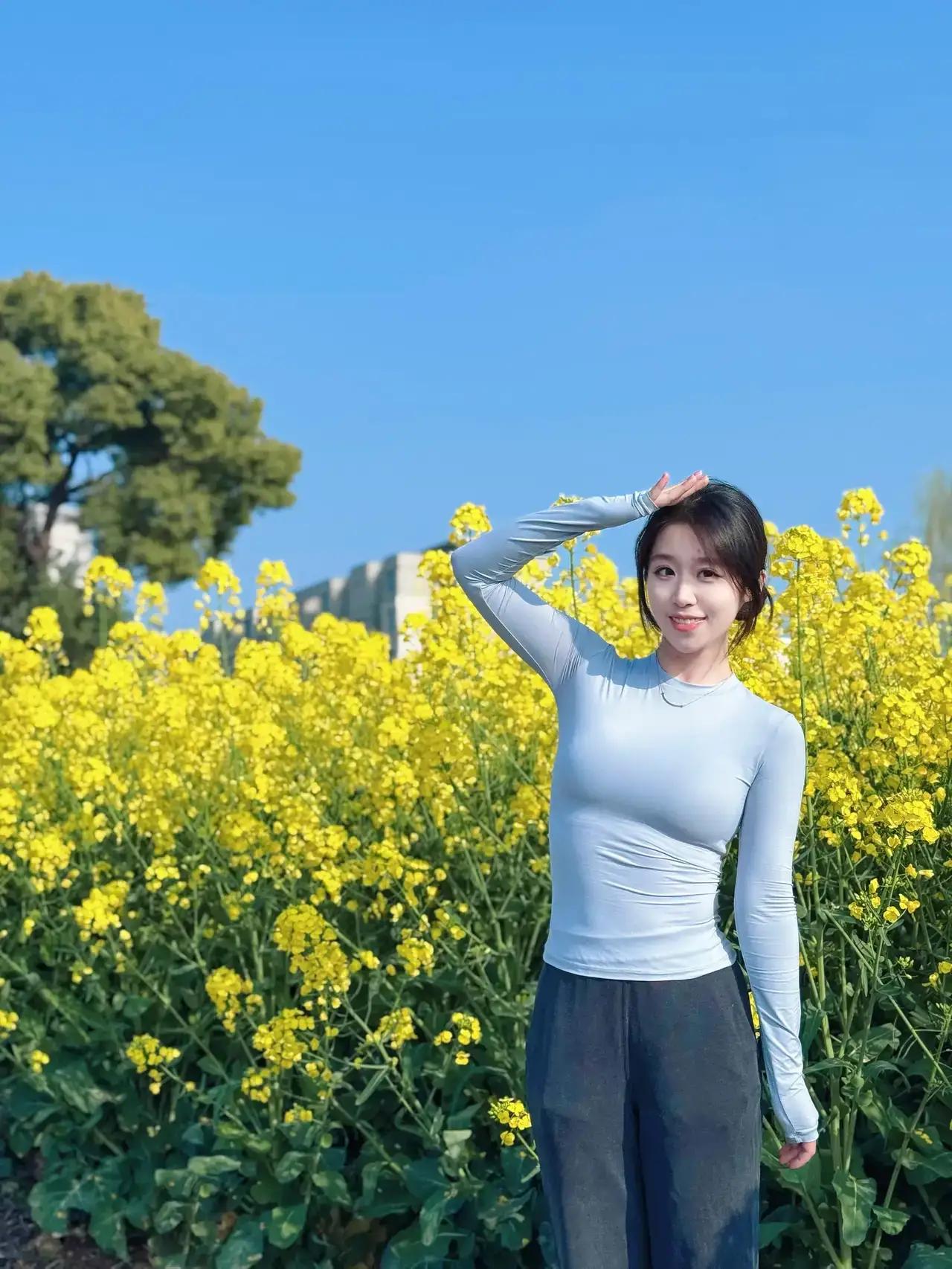 春日花下笑，芳菲满目香。记录生活，随手拍张照