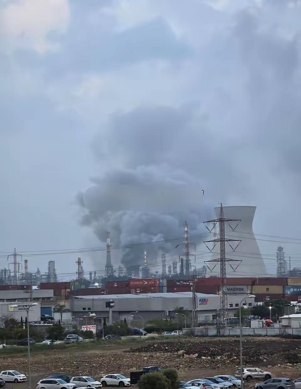 一枚伊朗导弹突防，击中了以色列规模最大的炼油厂。
海法炼油厂（巴赞）是以色列规模